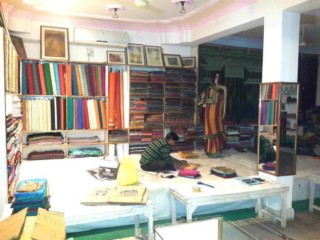 Treebo Trend Gupta Inn Varanasi Eksteriør bilde